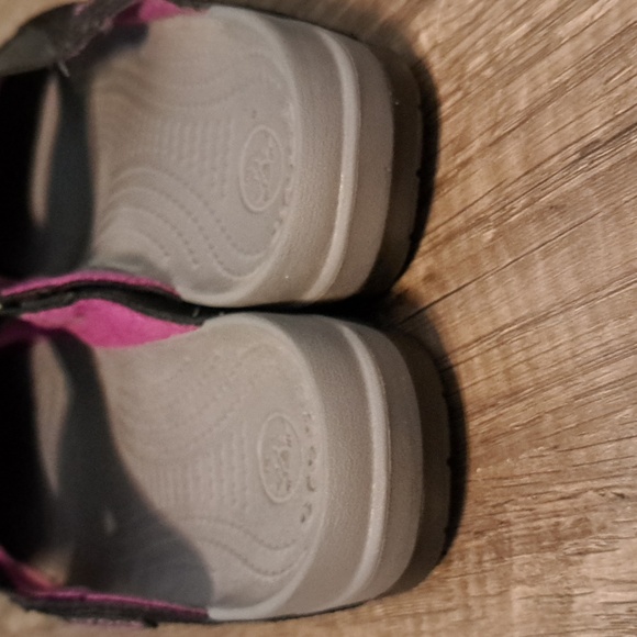 NWOT Suede Crocs - Picture 5 of 6